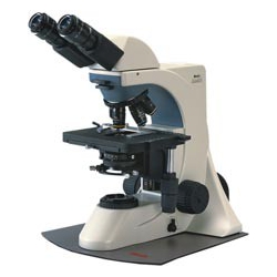 Bin/trin okulárny mikroskop 1000x Motic BA300