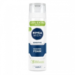 NIVEA Pena na holenie - Protect&Care 200ml